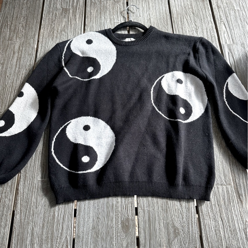 Ying yang sweater from Vici size XS